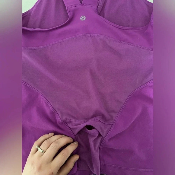 Lululemon/ Deep V-neck/ Mesh detail/ Purple/ Size: See measurements in photos - Picture 5 of 8